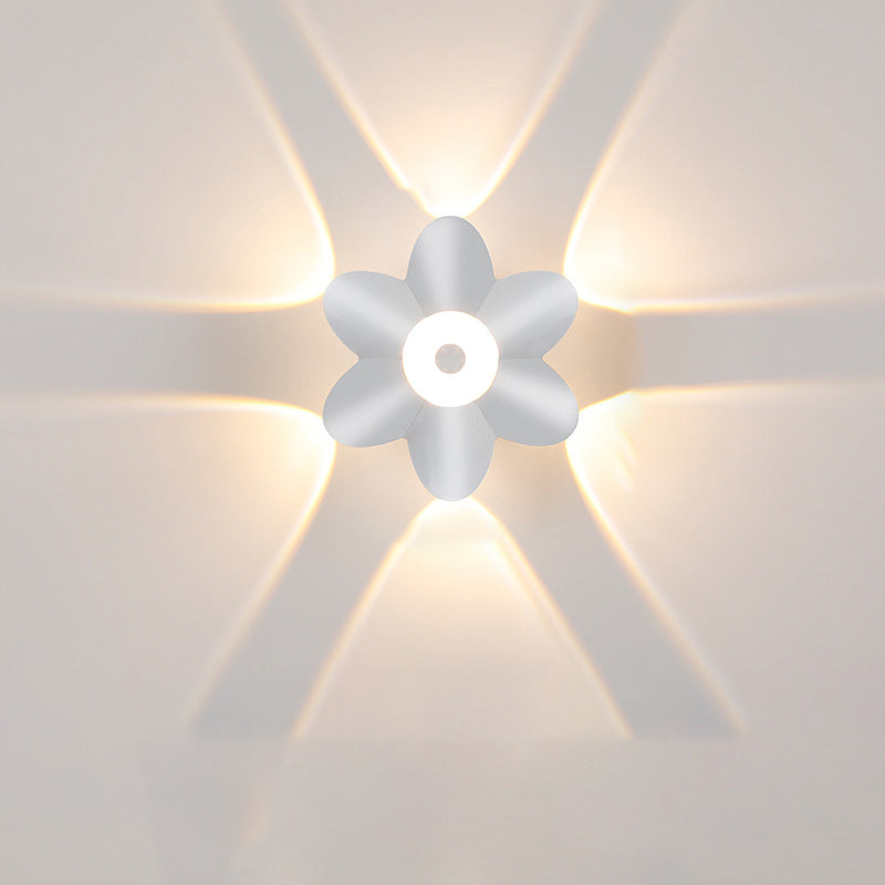 現代的なスカンジナビア防水アルミニウムアクリルフラワーLEDウォールスコンスランプ屋外パティオ用 