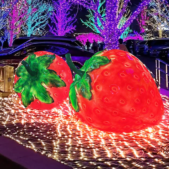 Moderne Art Deco Harz Fiberglas Erdbeerfrucht LED Außenlicht Landschaftsbeleuchtung für den Garten 
