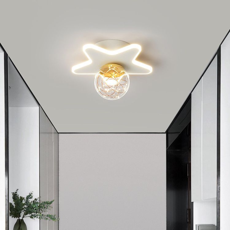 現代の北欧スタイルのアイロンアクリルガラスムーンスターボールLEDセミフラッシュマウント天井灯、廊下用 