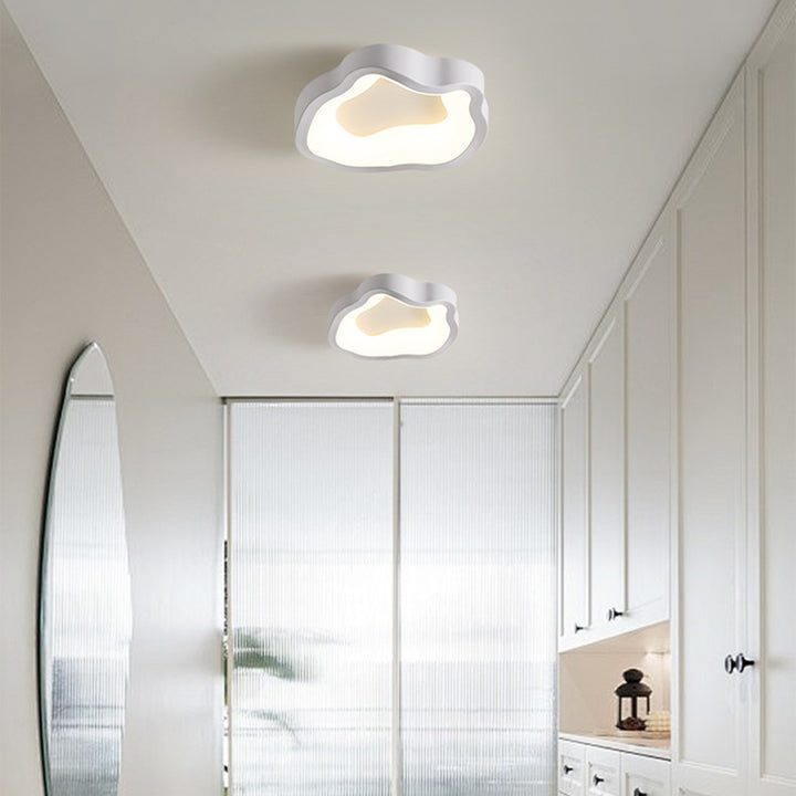 Plafonnier LED contemporain scandinave en fer et acrylique avec motif de fleurs rondes et nuages pour couloir 