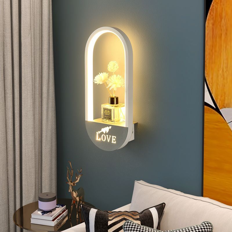 Zeitgenössische nordische Eisen-PVC-elliptische Parfüm-Schwan-LED-Wandleuchte für das Bett 