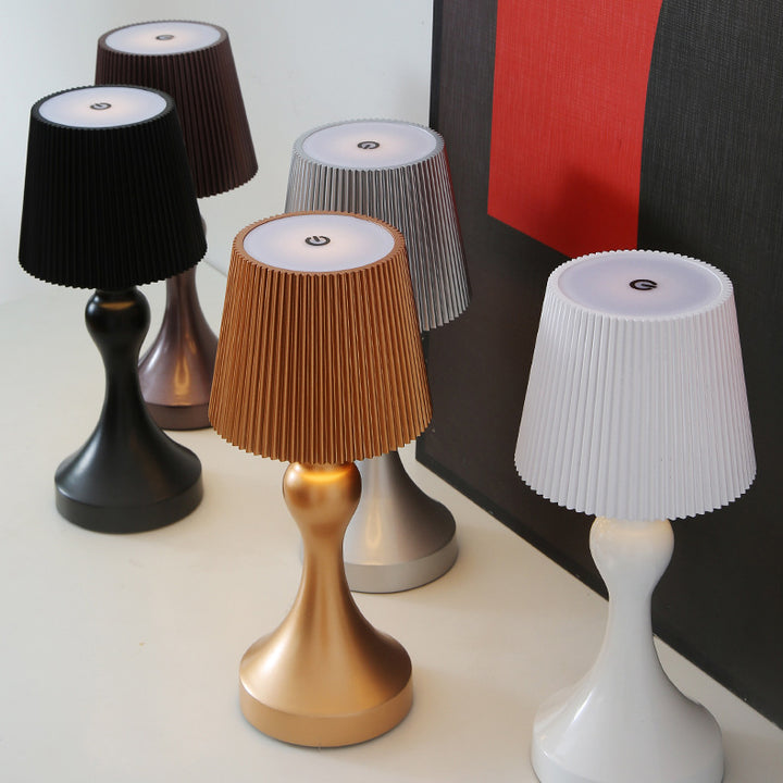 Lámpara de mesa LED contemporánea retro recargable de hierro ABS con columna a rayas luz nocturna para mesita de noche 