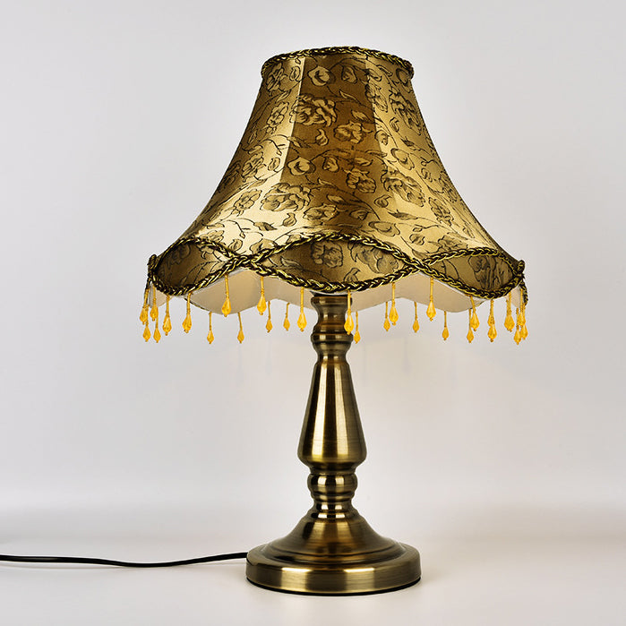 Lampe de table à une lumière en tissu fer rétro contemporain avec rideau de perles coniques pour chevet 