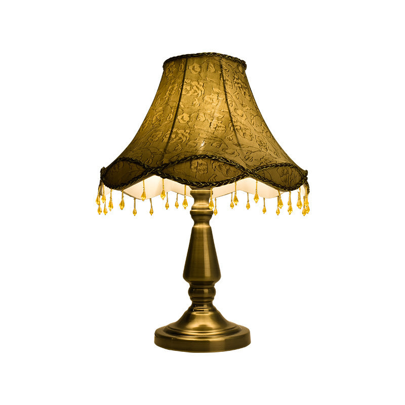 Lampe de table à une lumière en tissu fer rétro contemporain avec rideau de perles coniques pour chevet 