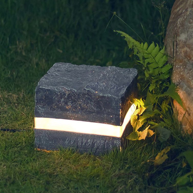 Éclairage extérieur à LED en forme de cube à rayures en pierre simulée en résine imperméable avec fibre de verre et verre créatif contemporain pour l&