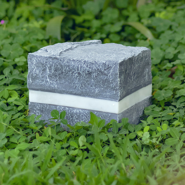 Éclairage extérieur à LED en forme de cube à rayures en pierre simulée en résine imperméable avec fibre de verre et verre créatif contemporain pour l&