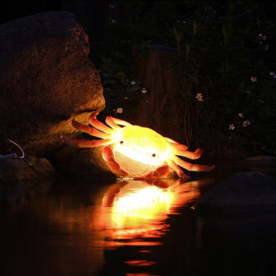 Moderne Art Deco Solar wasserdichte Harz-Simulation Krabben-LED Außenleuchte Landschaftsbeleuchtung für den Garten 