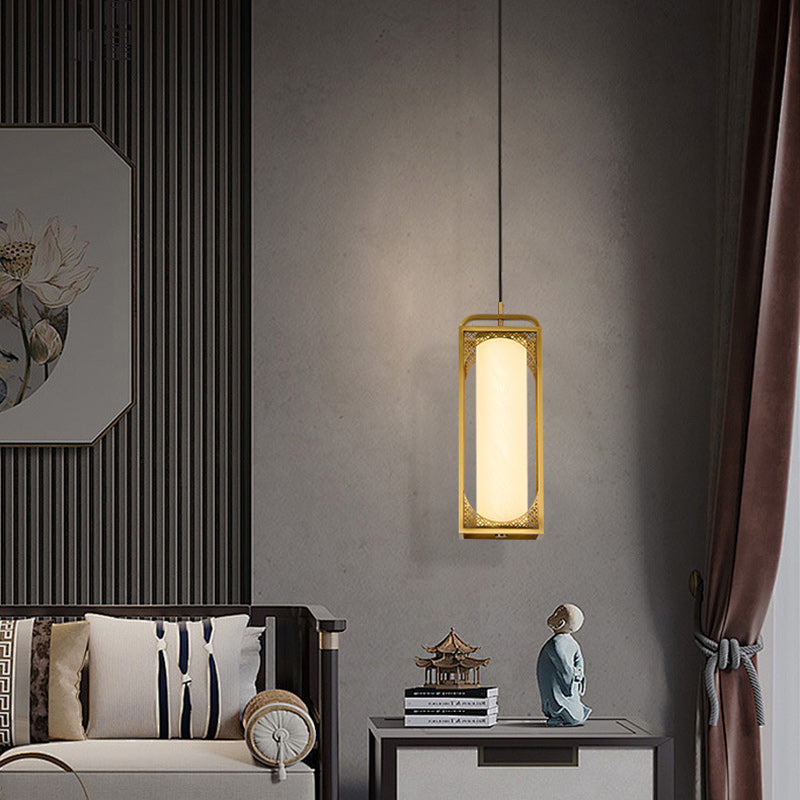 Lampe suspendue LED en forme de cylindre en verre de cuivre chinois traditionnel avec nuage de bon augure sculpté pour chevet 