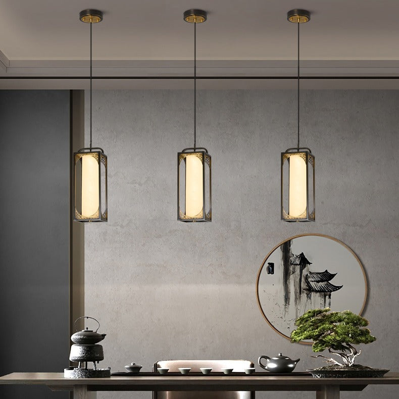 Lampe suspendue LED en forme de cylindre en verre de cuivre chinois traditionnel avec nuage de bon augure sculpté pour chevet 