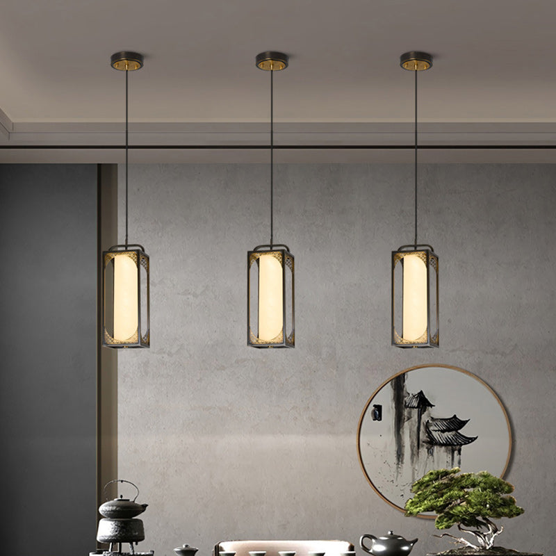 Lampe suspendue LED en forme de cylindre en verre de cuivre chinois traditionnel avec nuage de bon augure sculpté pour chevet 
