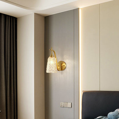 Traditional Luxury Brass Glass Cylinder Ice Cracked Texture 1-Light Wall Sconce Lamp For Bedside