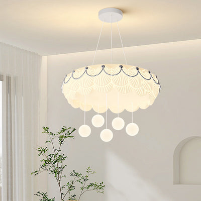 الثريات التقليدية الفرنسية PE الحديدية المستديرة الشكل مع كرات LED المعلقة لغرفة النوم 