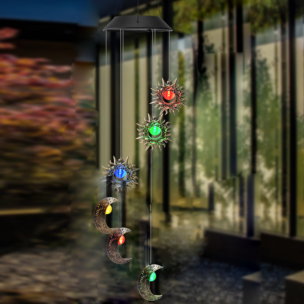 Décoration Contemporaine Bohème Solaire Imperméable ABS Métal Lune Soleil Étoile Carillon Éolien Suspendu LED Lumière Extérieure Éclairage Paysager Pour Patio Extérieur 