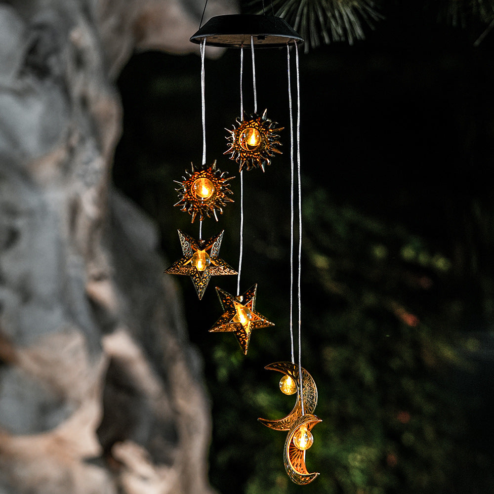 Décoration Contemporaine Bohème Solaire Imperméable ABS Métal Lune Soleil Étoile Carillon Éolien Suspendu LED Lumière Extérieure Éclairage Paysager Pour Patio Extérieur 