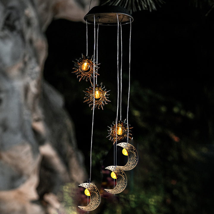 Décoration Contemporaine Bohème Solaire Imperméable ABS Métal Lune Soleil Étoile Carillon Éolien Suspendu LED Lumière Extérieure Éclairage Paysager Pour Patio Extérieur 