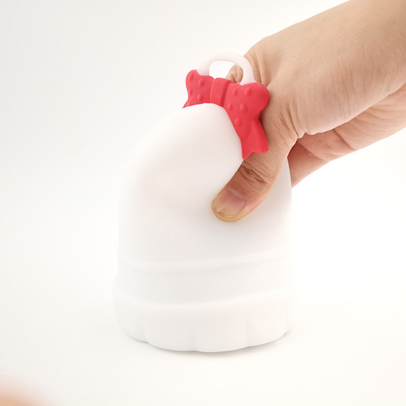 Lámpara de mesa LED con luz nocturna para mesita de noche, decoración de campana de nieve de sílice ABS con batería recargable creativa contemporánea 
