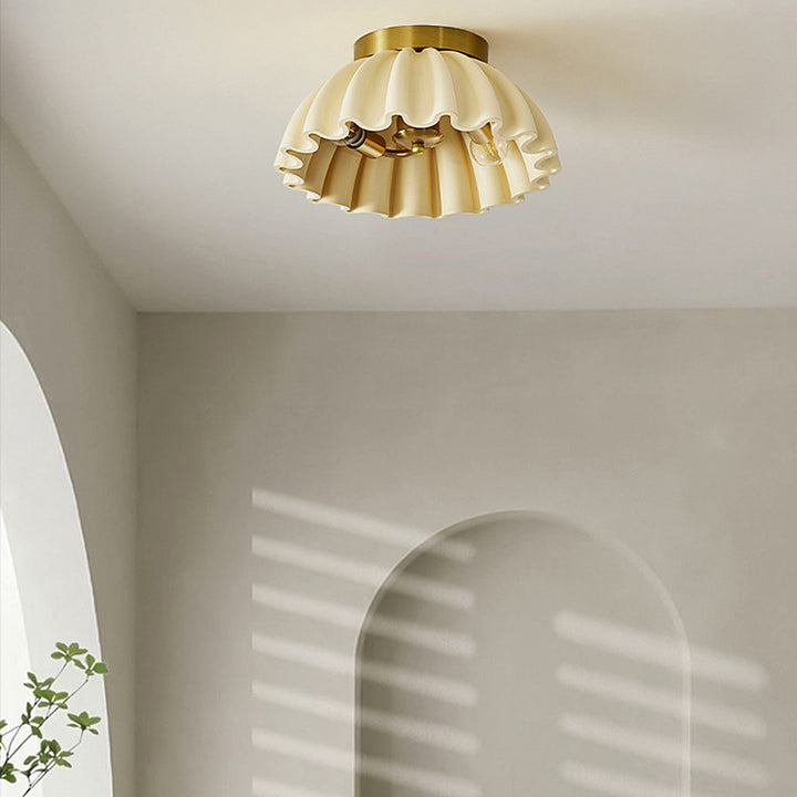 Traditionelle französische Harz-Metallschale Ruffle 2-Licht Semi-Flush Mount Deckenleuchte für den Flur 