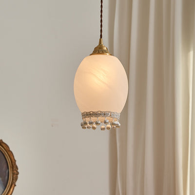 Lámpara colgante de una luz tradicional europea de cobre, vidrio, seda, alambre, borla, cúpula, ovalada para mesita de noche 