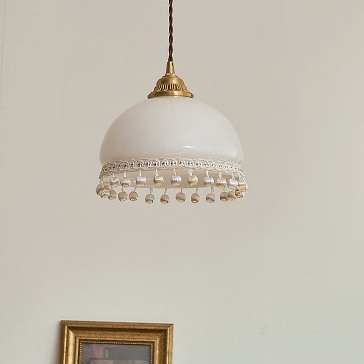 Traditionelle europäische Kupfer-Glas-Seide-Draht-Quaste-Kuppel-Oval-1-Licht-Pendelleuchte für das Nachtkästchen 