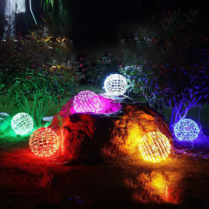 Moderne Art Deco wasserdichte PVC-Hängeballdekoration LED-Außenpendelleuchte Außenleuchte für den Garten 
