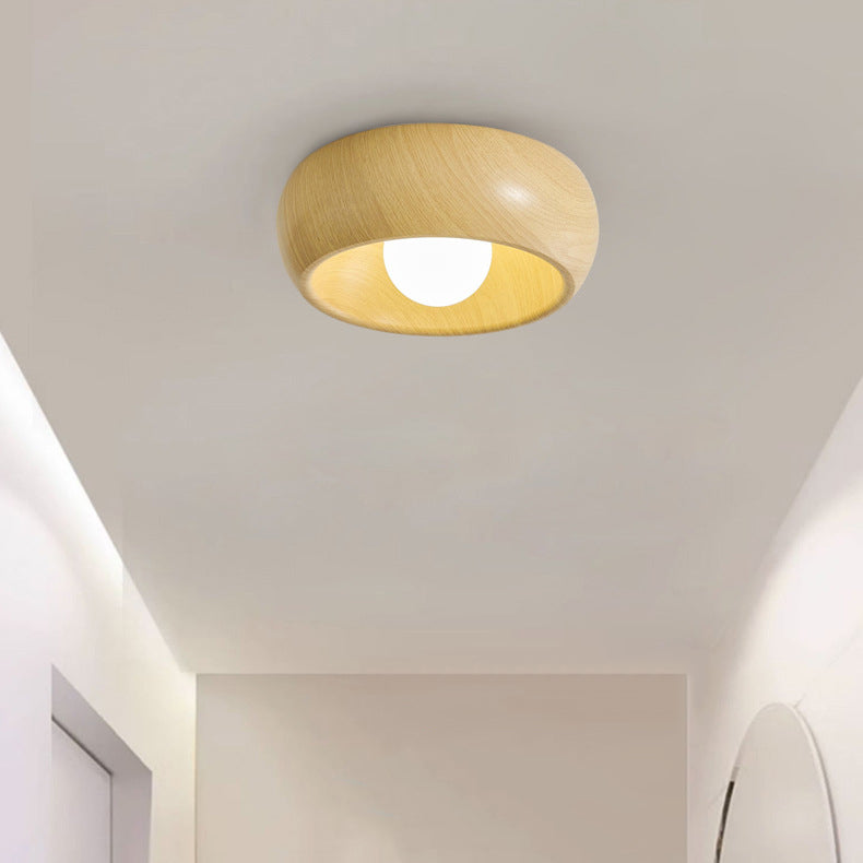Zeitgenössische skandinavische Eisen-Glas-Runde-Tart-Holzmaserung 1-Licht-Deckenleuchte für den Flur 