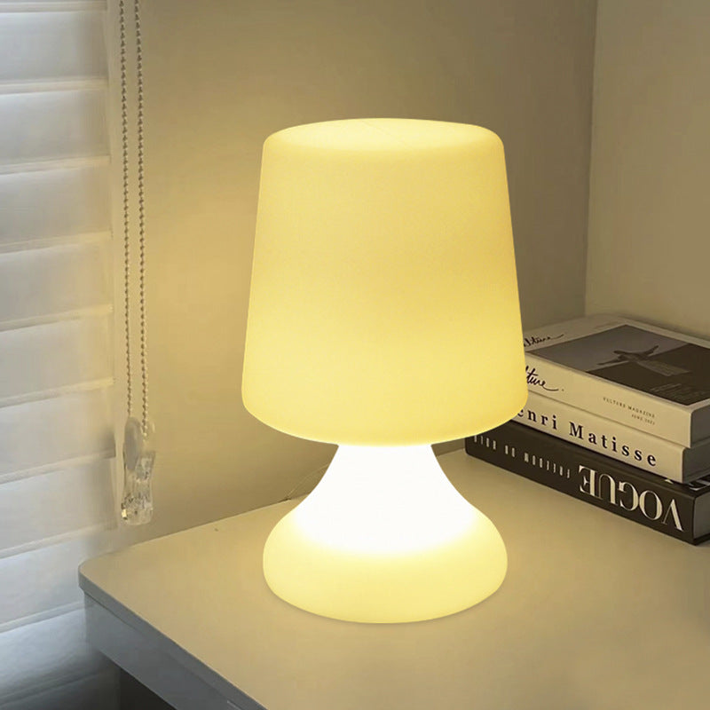 Lámpara de mesa LED contemporánea creativa recargable de copa de vino PE luz nocturna para comedor 