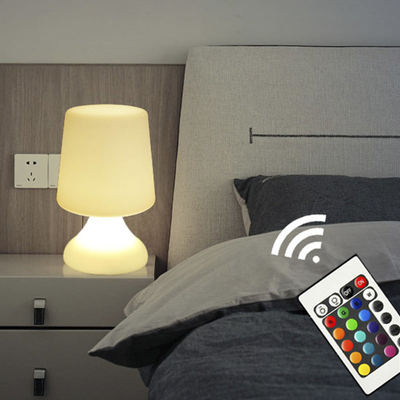 Lámpara de mesa LED contemporánea creativa recargable de copa de vino PE luz nocturna para comedor 