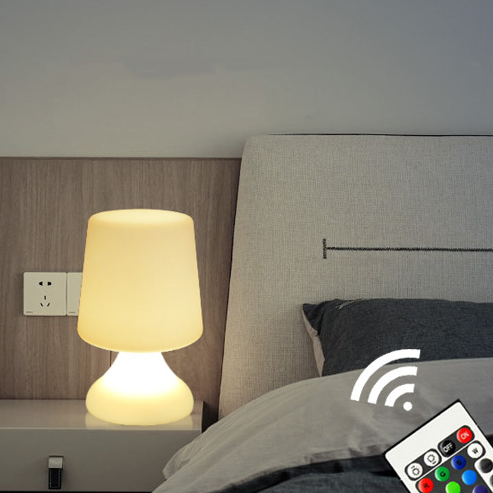 Lámpara de mesa LED contemporánea creativa recargable de copa de vino PE luz nocturna para comedor 