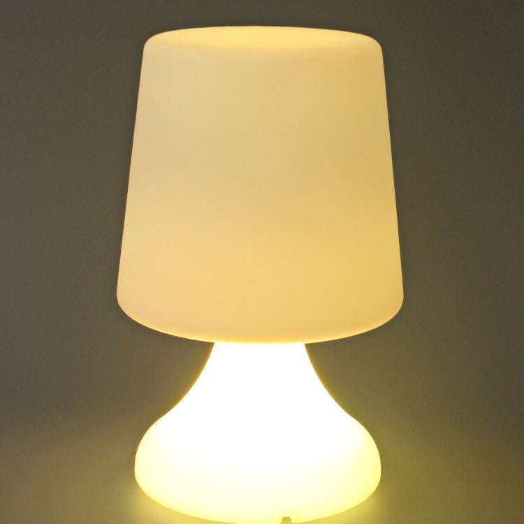 Lámpara de mesa LED contemporánea creativa recargable de copa de vino PE luz nocturna para comedor 