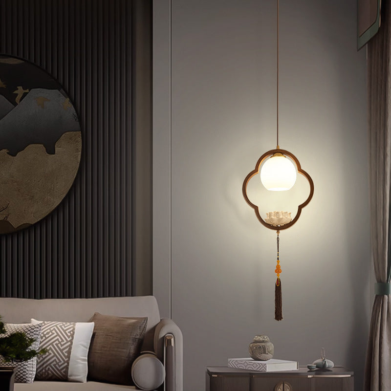 Lumière suspendue à 1 ampoule en céramique chinoise traditionnelle, bois de caoutchouc, verre, trèfle à quatre feuilles, lotus et pompon pour chevet 