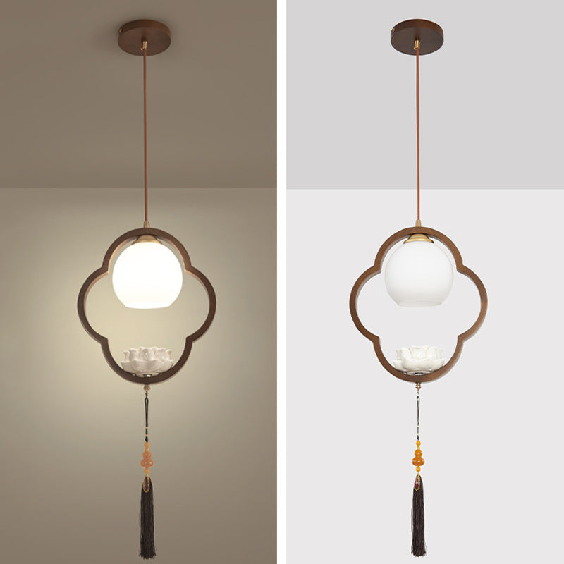 Lumière suspendue à 1 ampoule en céramique chinoise traditionnelle, bois de caoutchouc, verre, trèfle à quatre feuilles, lotus et pompon pour chevet 