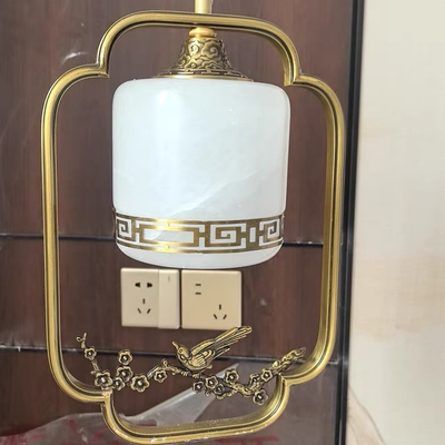 Lámpara colgante de 1 luz tradicional china de latón, jade, mármol, cilindro redondo tallado con pájaro y flor para la mesita de noche 