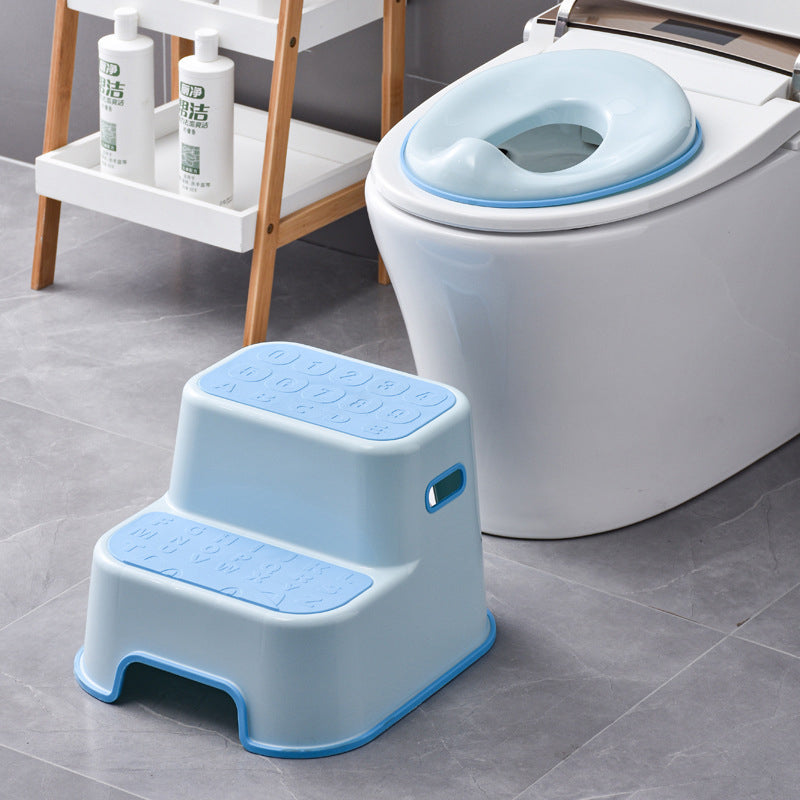 Taburete portátil rectangular de letras para niños creativos contemporáneos TPE PP de 2 niveles para baño 