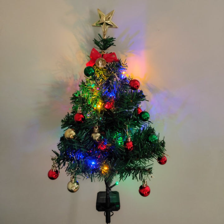 Zeitgenössische kreative solarbetriebene wasserdichte Weihnachtsbaumdekoration aus Eisen, Plüsch, Edelstahl LED Außenlicht Landschaftsbeleuchtung für den Garten 