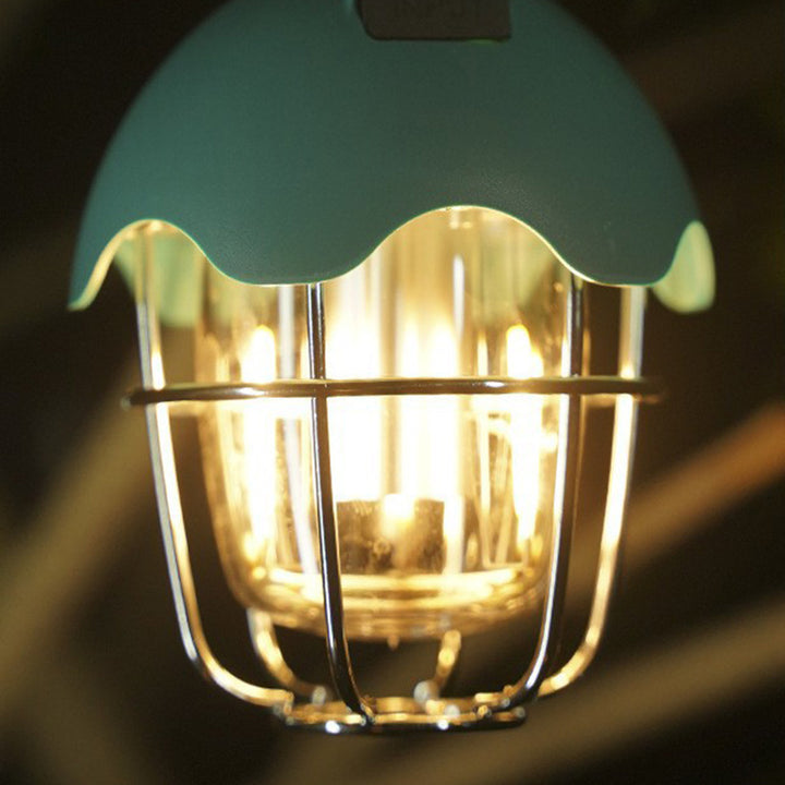 Zeitgenössische Retro Wiederaufladbare Kunststoff Metall Kiefernzapfen Eierschalen Tragbare Camping LED Außenleuchte Für Außenbereich Terrasse 