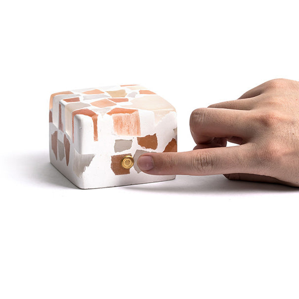 Lampe de table LED cube en plâtre d&