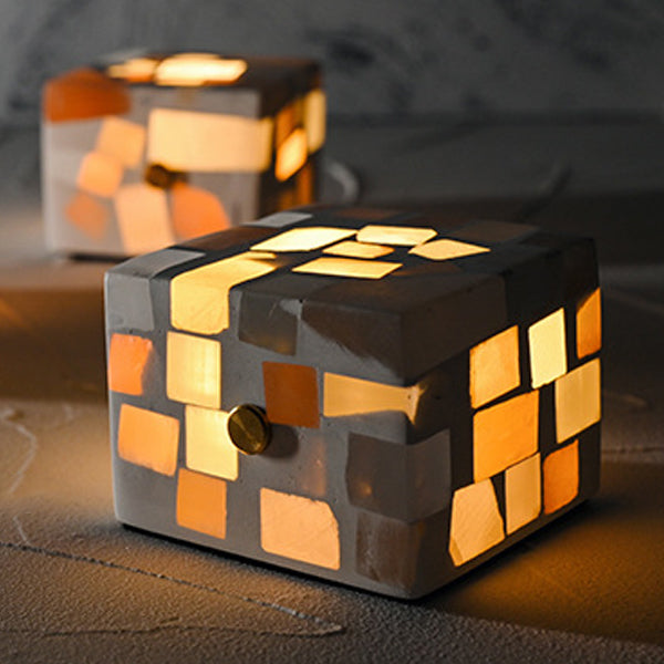 Lampe de table LED cube en plâtre d&