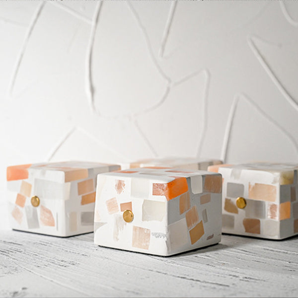 Lampe de table LED cube en plâtre d&