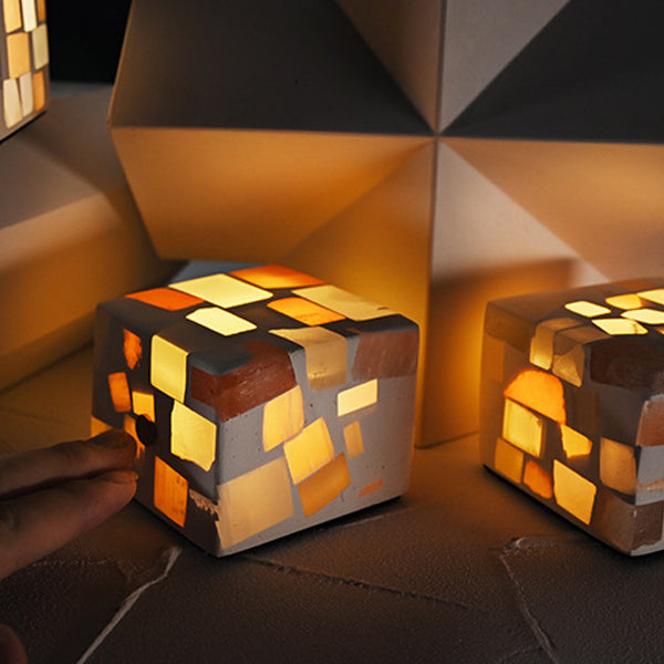 Lampe de table LED cube en plâtre d&