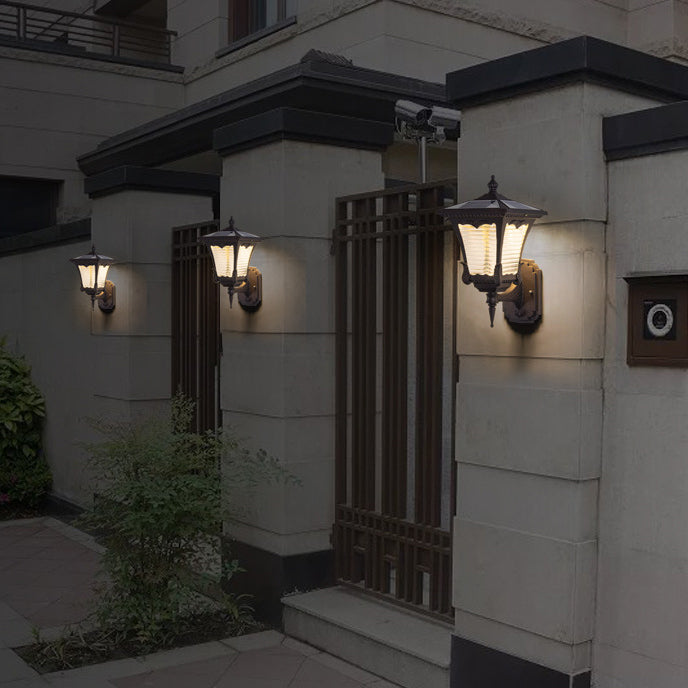 Zeitgenössische Retro-Solar-Wasserdichte Aluminium-Glas-Quadratische Gestreifte Laterne LED-Wandleuchte Für Außenbereich Terrasse 