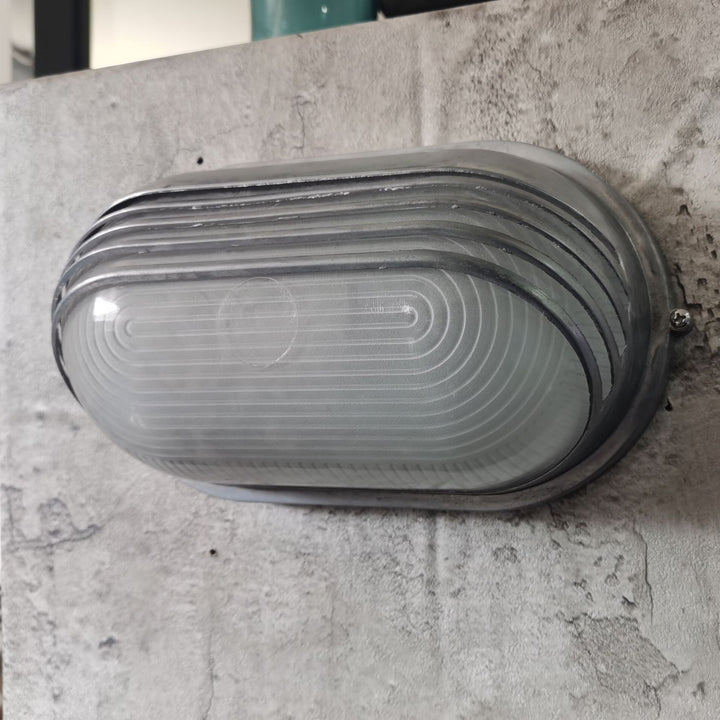 Contemporáneo Industrial Impermeable Aluminio Vidrio Esmerilado Ovalado Rayado Aplique de Pared de 1 Luz para Patio Exterior 