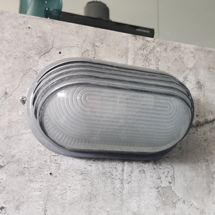Contemporáneo Industrial Impermeable Aluminio Vidrio Esmerilado Ovalado Rayado Aplique de Pared de 1 Luz para Patio Exterior 