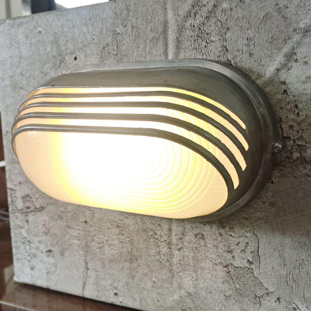 Contemporáneo Industrial Impermeable Aluminio Vidrio Esmerilado Ovalado Rayado Aplique de Pared de 1 Luz para Patio Exterior 