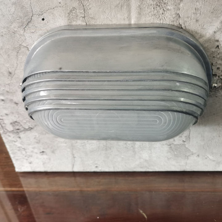 Contemporáneo Industrial Impermeable Aluminio Vidrio Esmerilado Ovalado Rayado Aplique de Pared de 1 Luz para Patio Exterior 