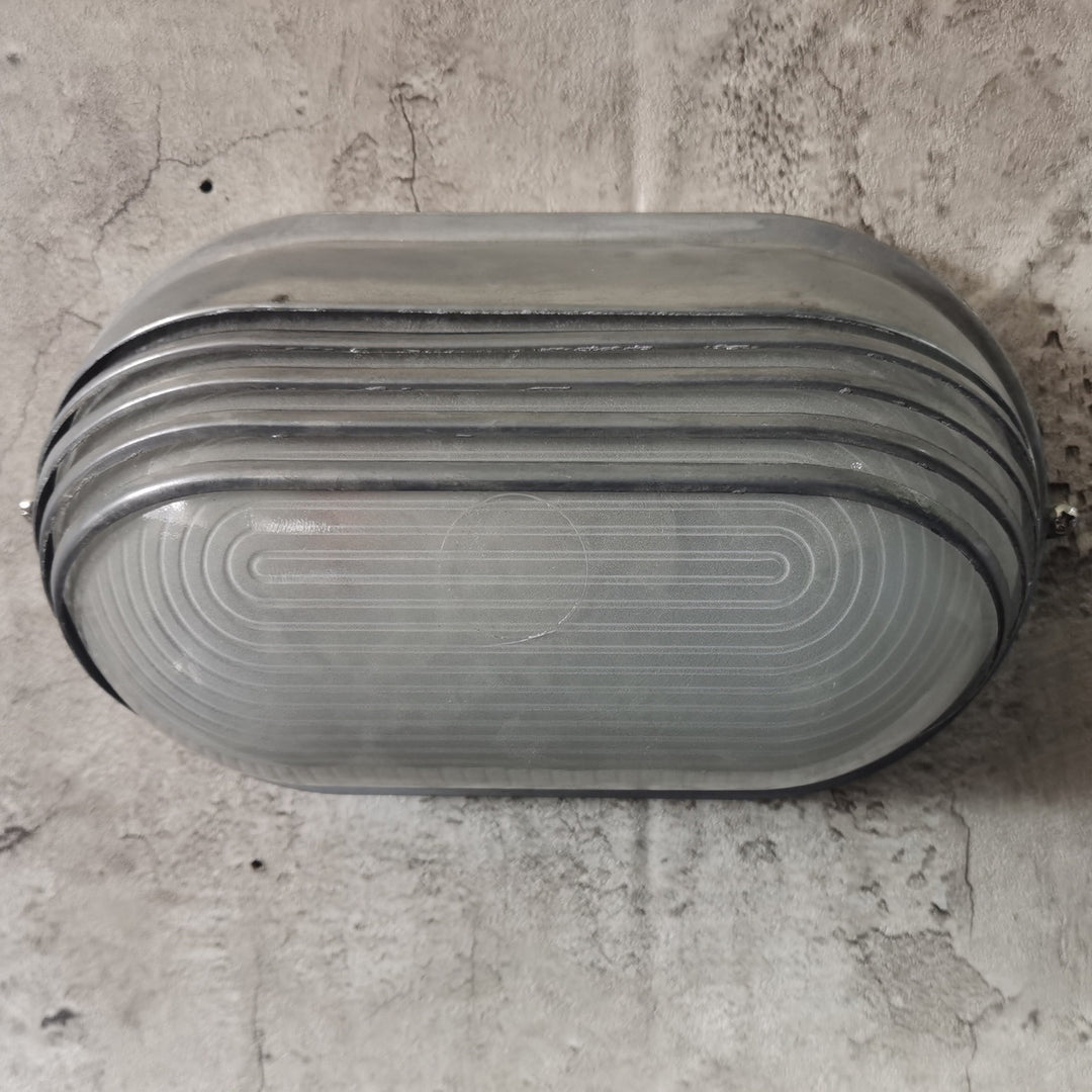 Contemporáneo Industrial Impermeable Aluminio Vidrio Esmerilado Ovalado Rayado Aplique de Pared de 1 Luz para Patio Exterior 