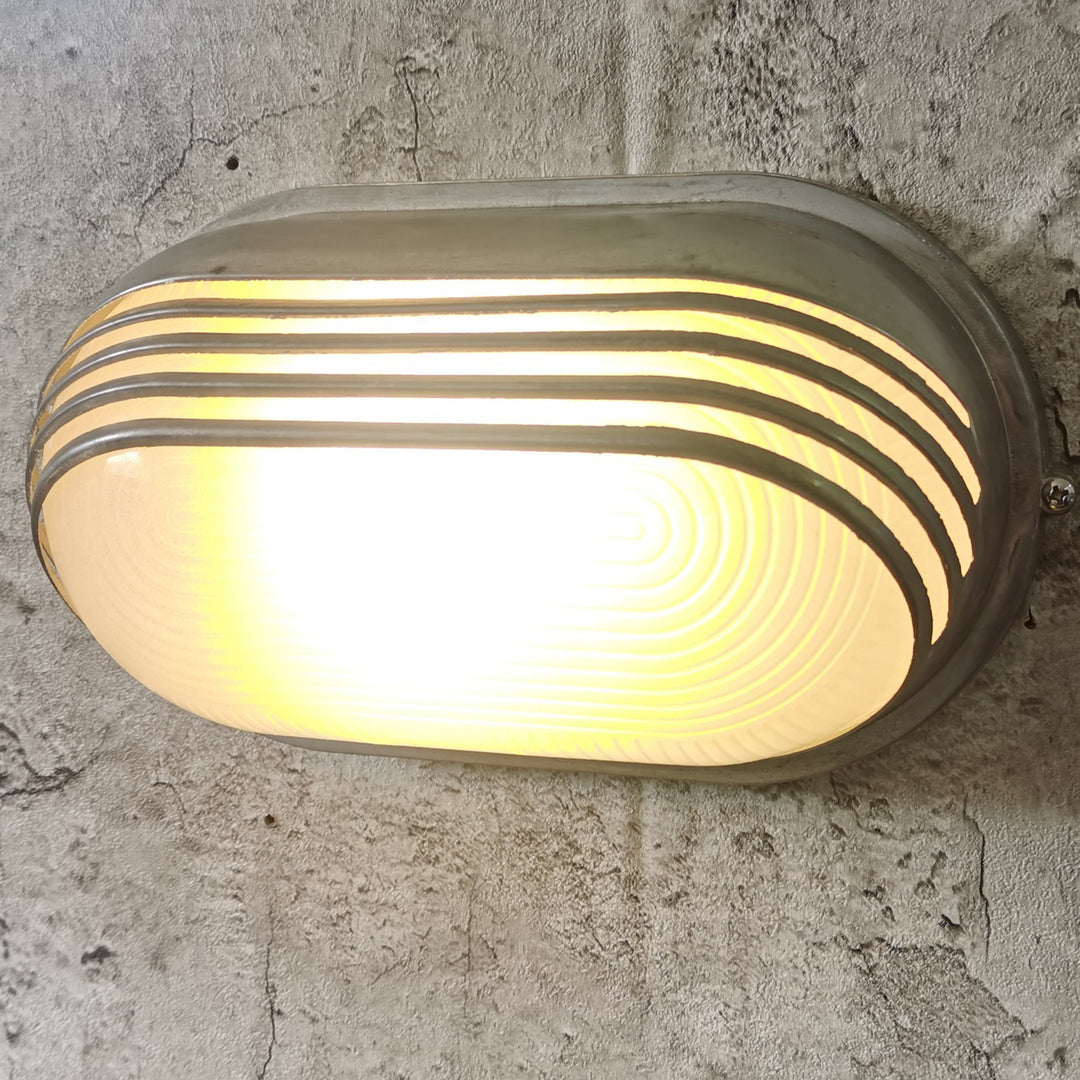 Contemporáneo Industrial Impermeable Aluminio Vidrio Esmerilado Ovalado Rayado Aplique de Pared de 1 Luz para Patio Exterior 