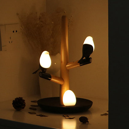 Zeitgenössische kreative PC ABS Holz Silikon Elsterzweig LED-Bewegungssensor Nachtlicht Tischlampe für Schlafzimmer 
