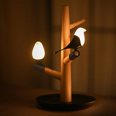 Zeitgenössische kreative PC ABS Holz Silikon Elsterzweig LED-Bewegungssensor Nachtlicht Tischlampe für Schlafzimmer 