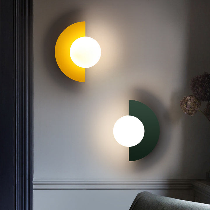 Moderne minimalistische Glas-Kugelförmige bunte Halbkreis-Design 1-Licht Wandleuchte 