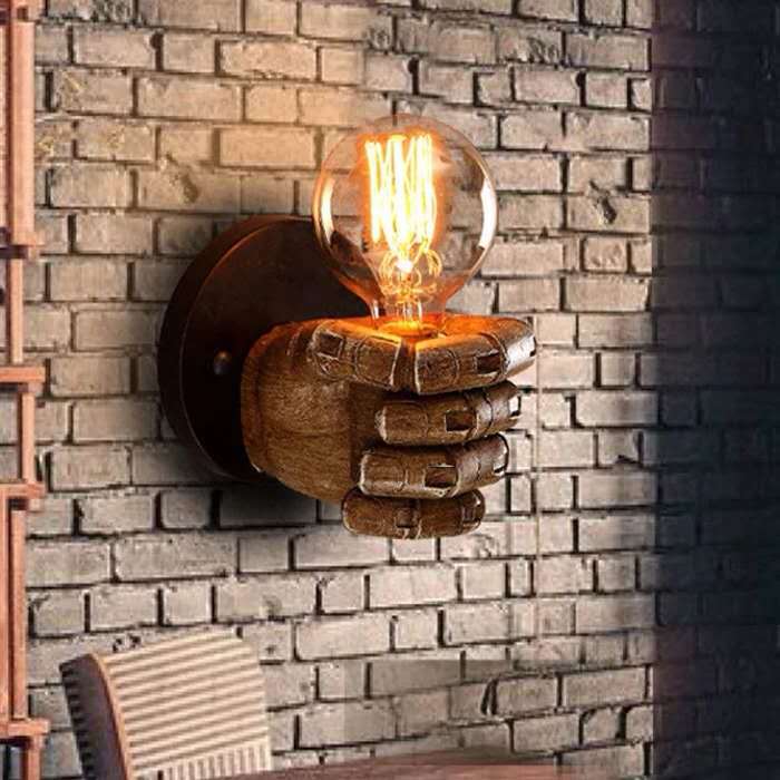 Aplique de pared de resina y hierro de estilo industrial contemporáneo en forma de puño, de 1 luz, para sala de estar y dormitorio 